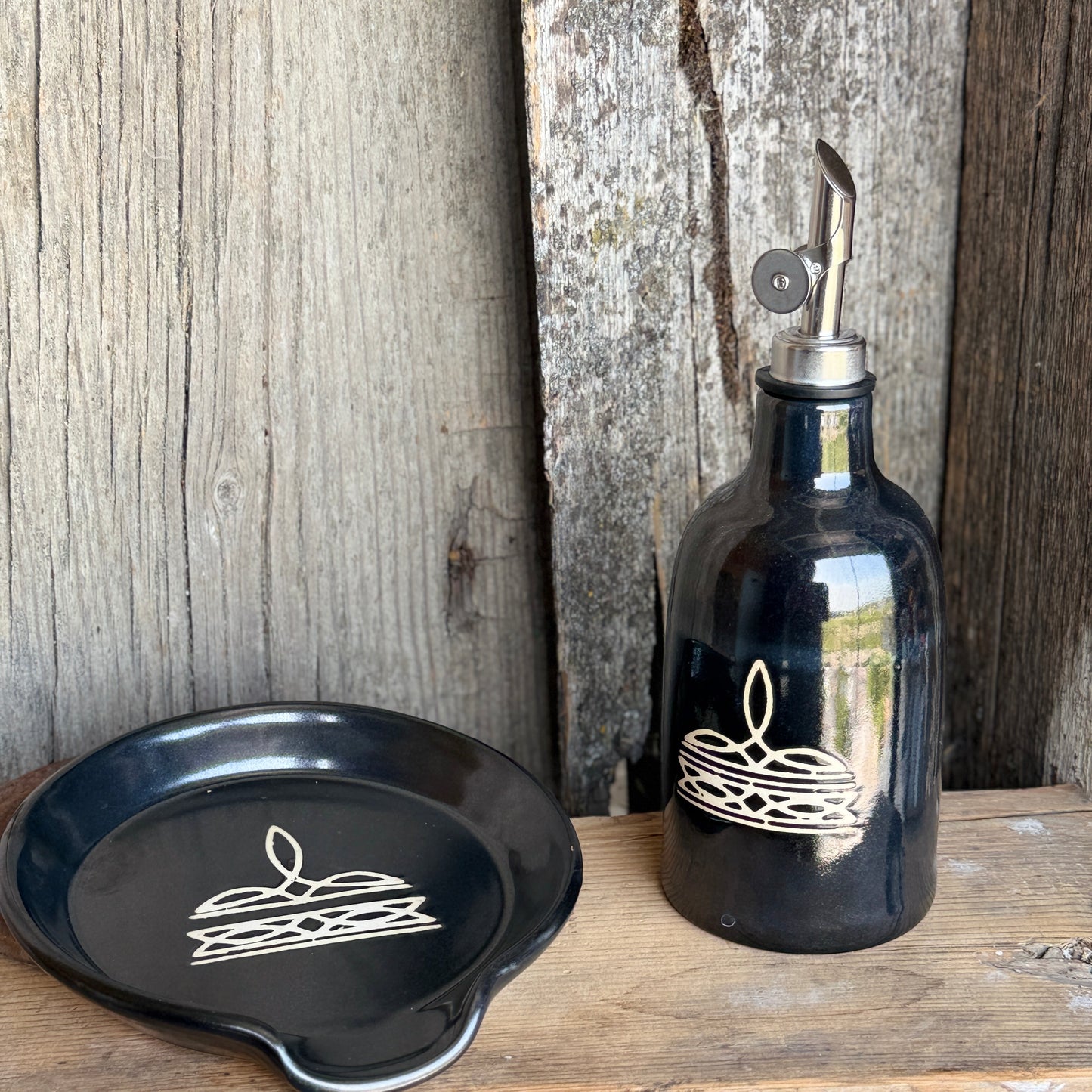 Oil bottle and spoon rest -  boot stitch in  Gunmetal  ￼