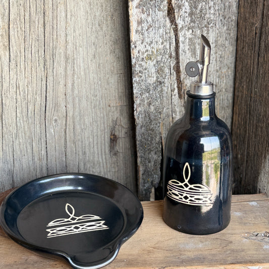 Oil bottle and spoon rest -  boot stitch in  Gunmetal  ￼