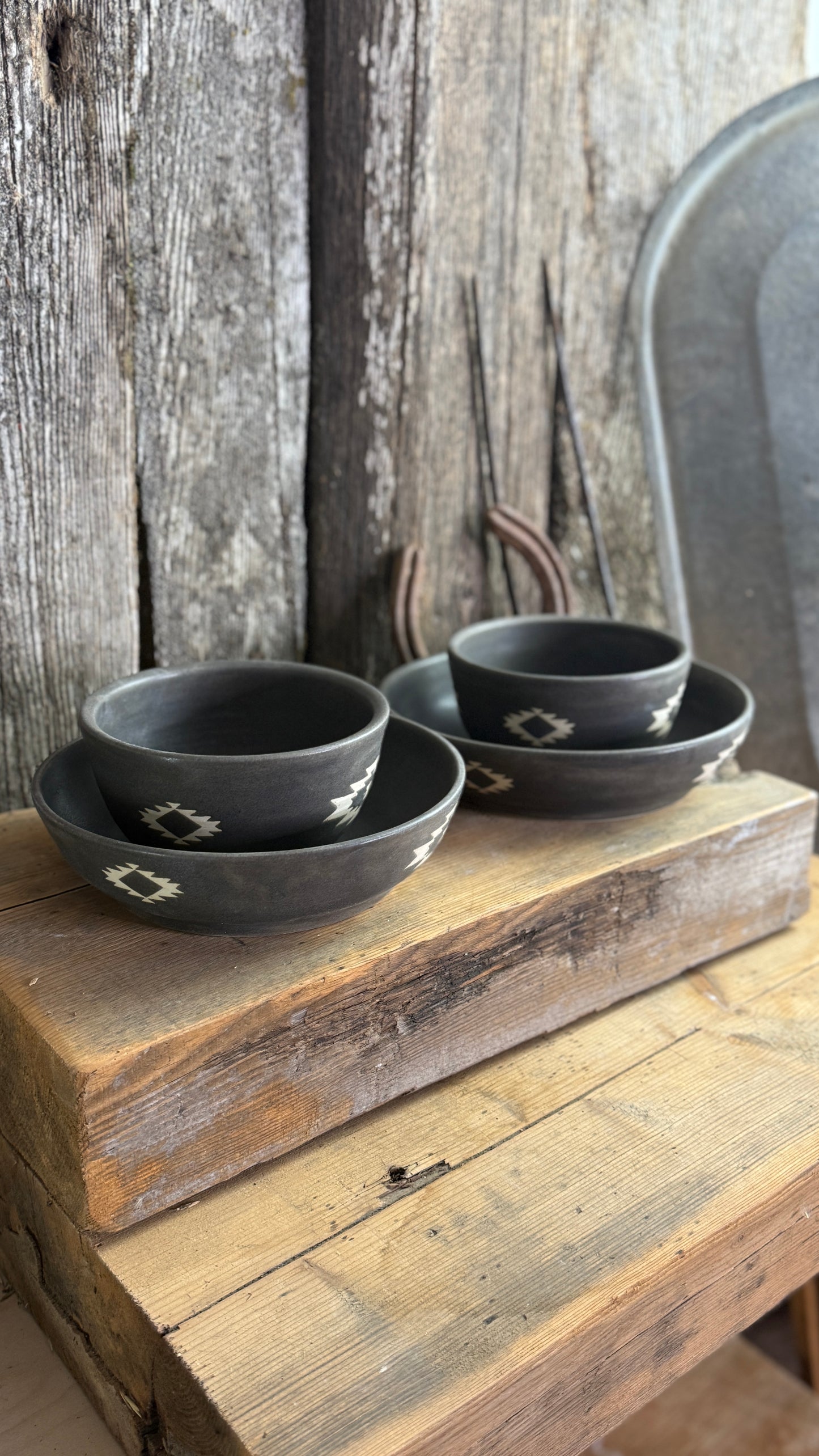 Girl dinner Bowl/plate set of 4 - River Rock