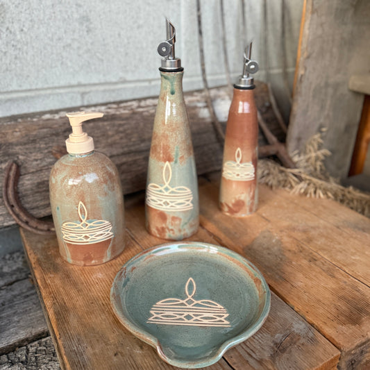 Set of 4: spoon rest, soap dispenser and oil bottles