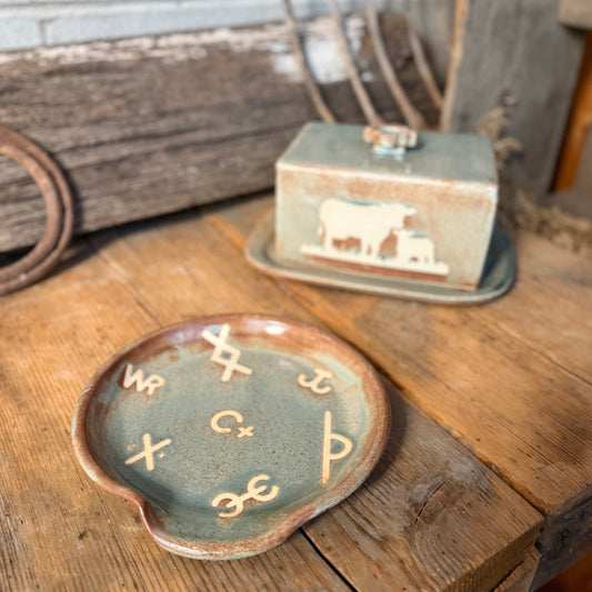 Set of two: butter dish and spoon rest