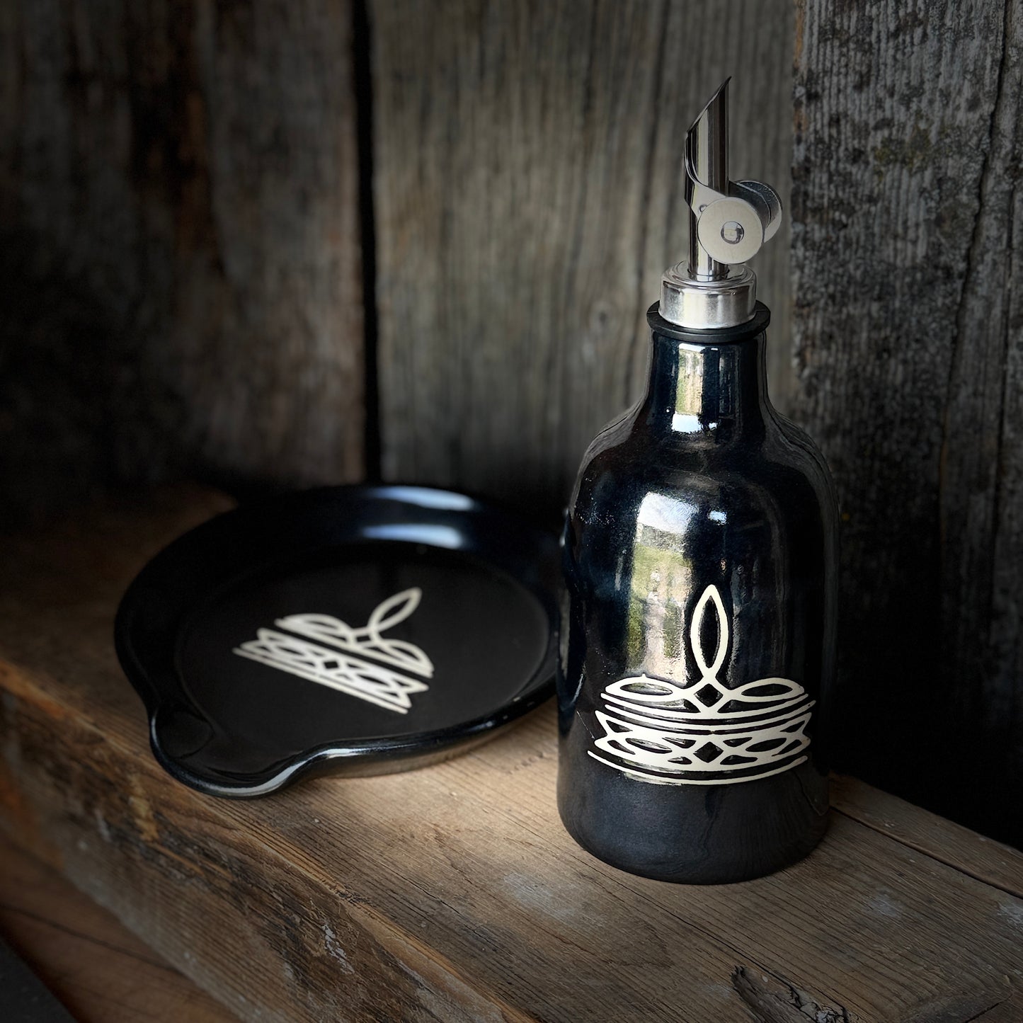 Oil bottle and spoon rest -  boot stitch in  Gunmetal  ￼