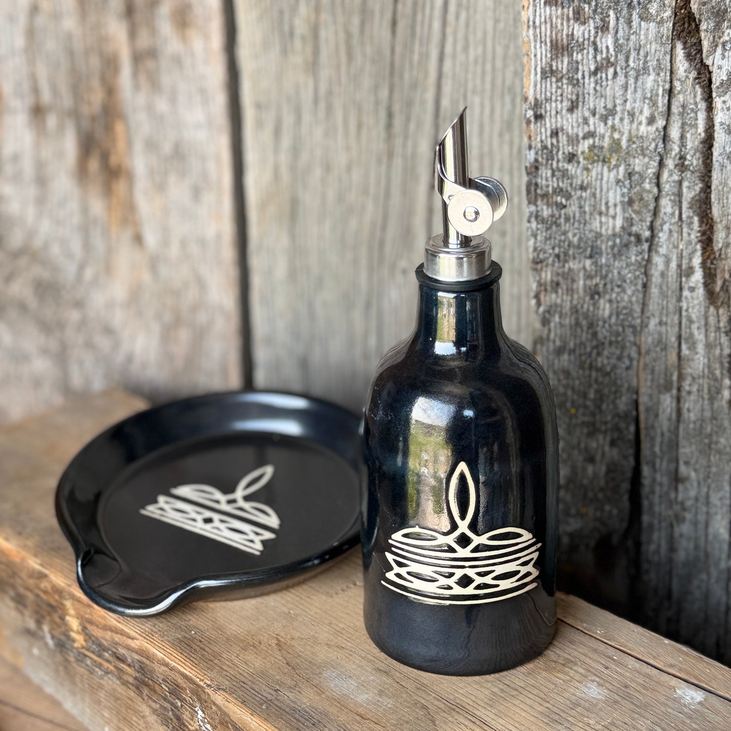 Oil bottle and spoon rest -  boot stitch in  Gunmetal  ￼