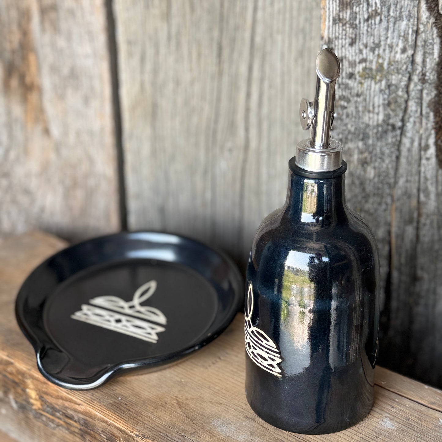 Oil bottle and spoon rest -  boot stitch in  Gunmetal  ￼