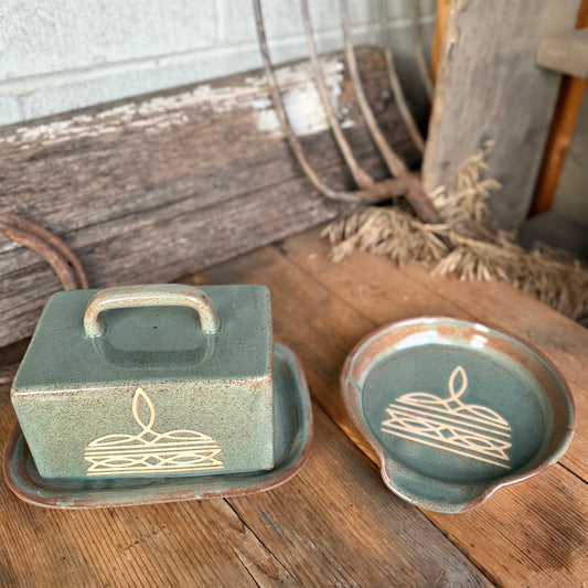 Butter dish and spoon rest set