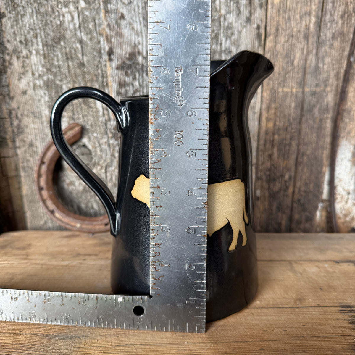 Pitcher Gunmetal Bulls