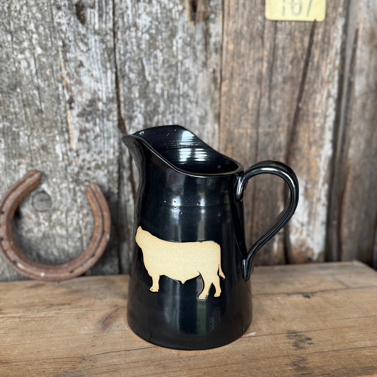 Pitcher Gunmetal Bulls