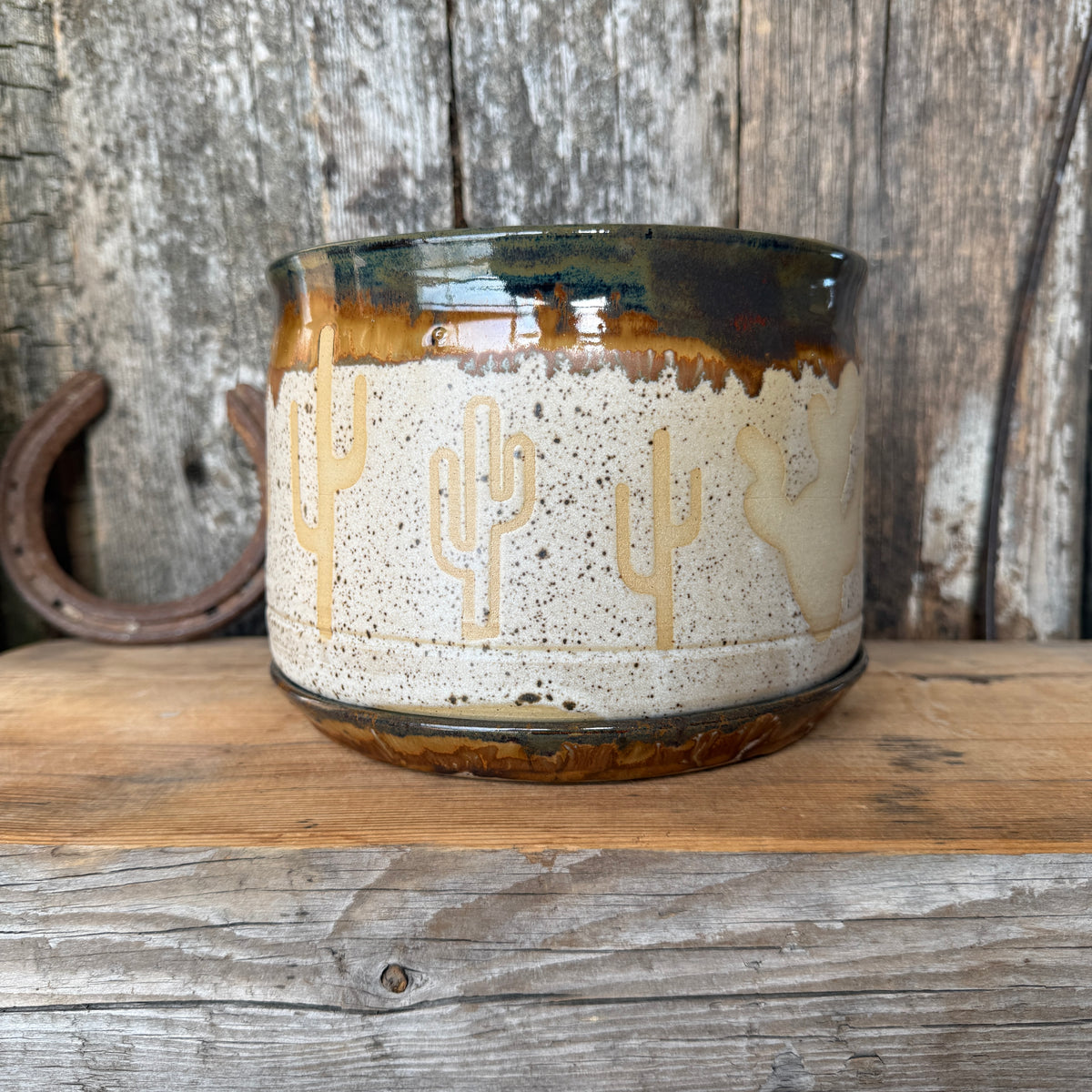 Planter Pot and drip plate