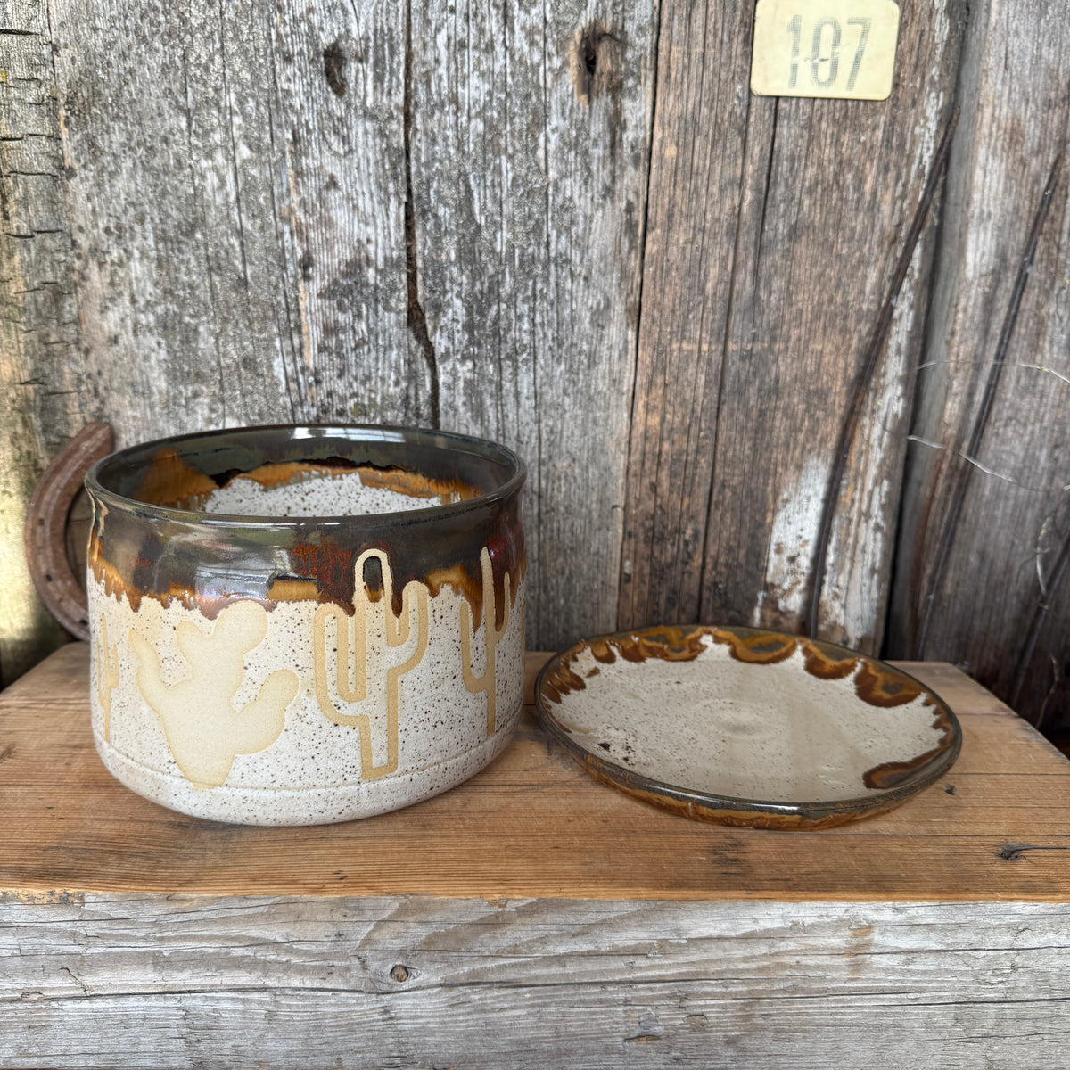 Planter Pot and drip plate